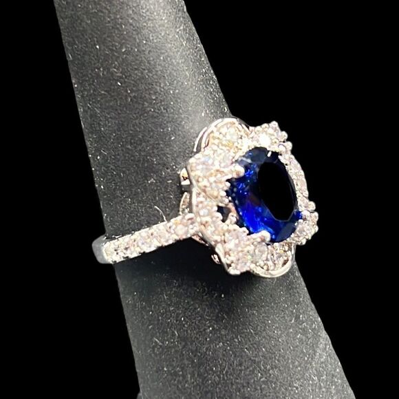 Blue Sapphire Halo Ring Woman’s Size 6 White Simulated CZ Silver Base Metal - Picture 5 of 8